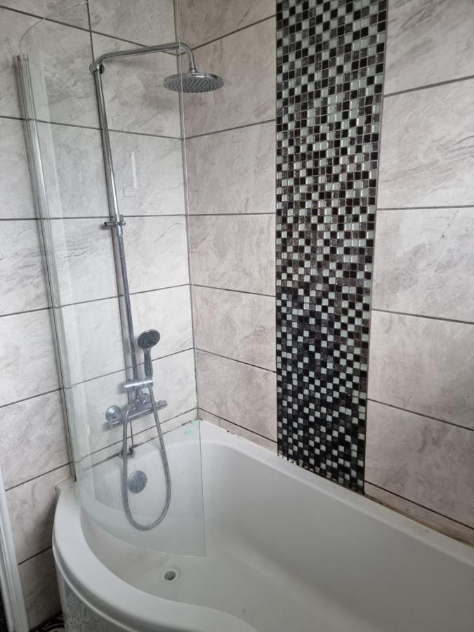 Spacious House In Central Манчестер Экстерьер фото