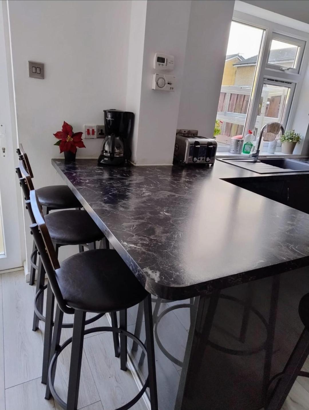Spacious House In Central Манчестер Экстерьер фото